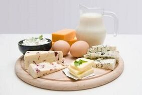 Яйца, нежирные молочные продукты и кисломолочные продукты для белковой диеты